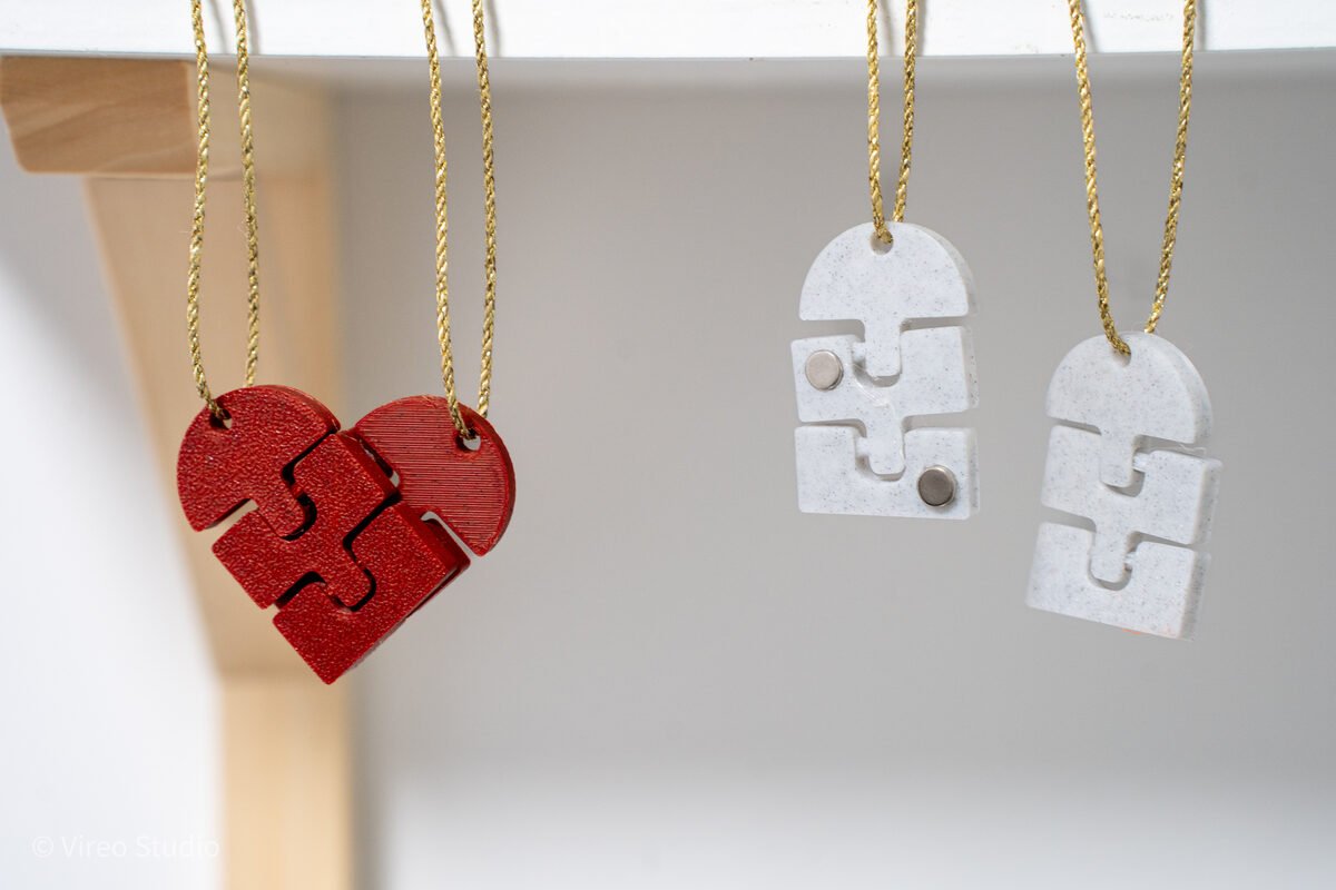 Heartlinks | Magnetic Flexi Heart Keychains For Couples - OzFDM