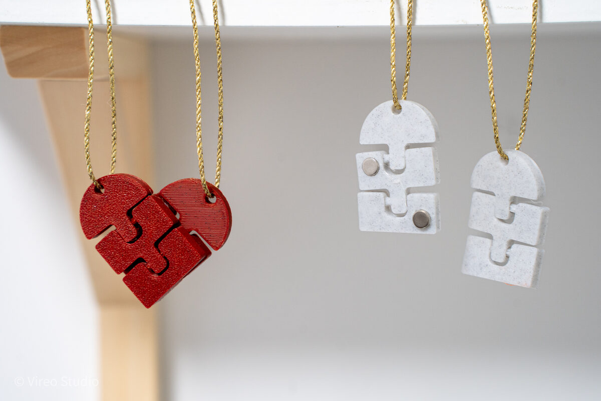 Heartlinks | Magnetic Flexi Heart Keychains For Couples