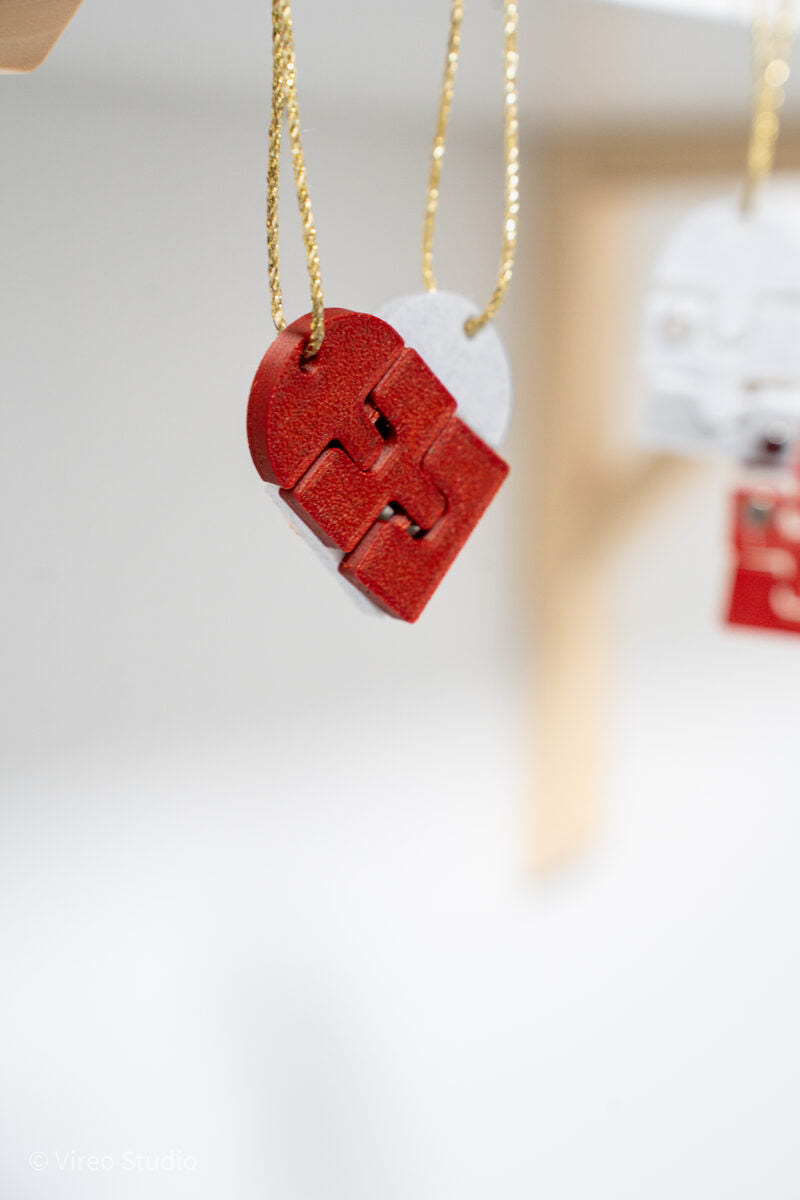 Heartlinks | Magnetic Flexi Heart Keychains For Couples