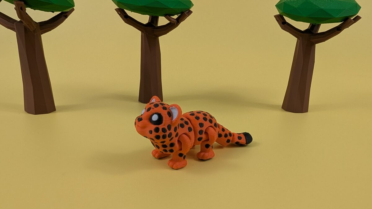 Leopard - Articulated Keychain Figure