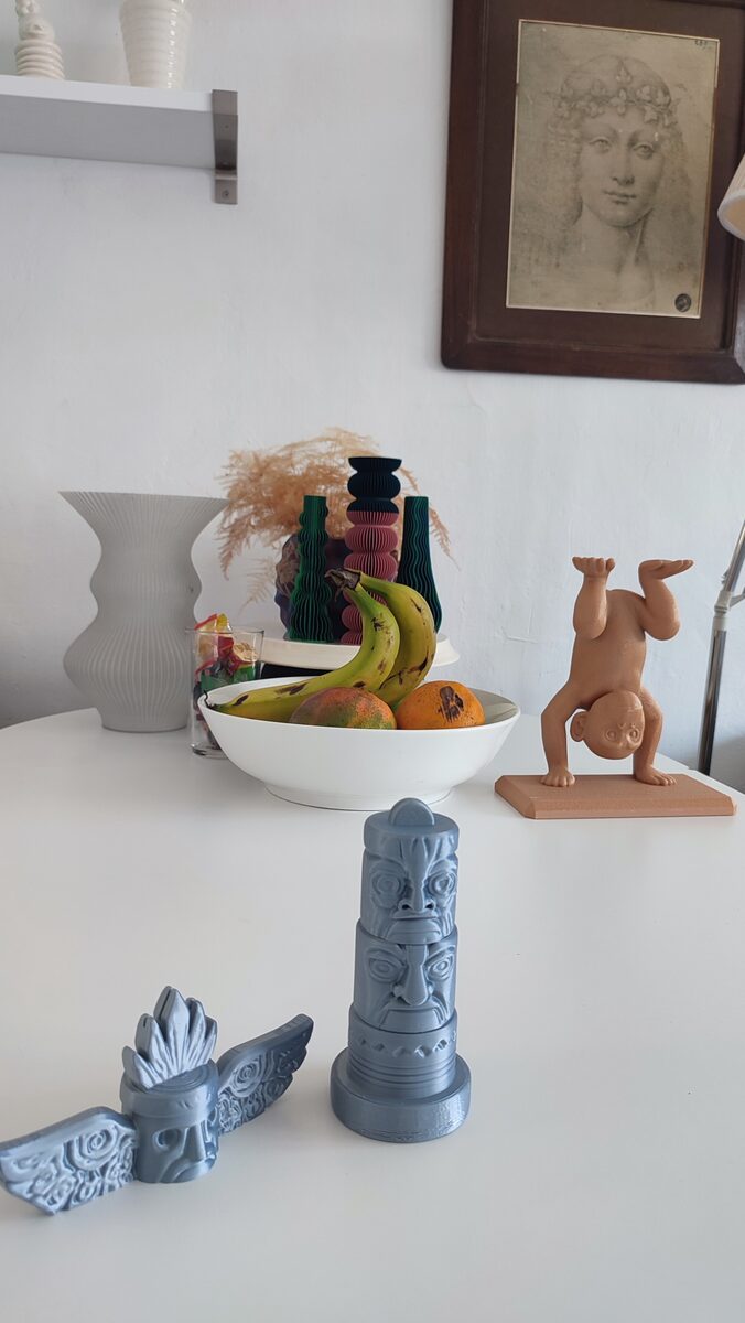 Totem Card & Photo Display