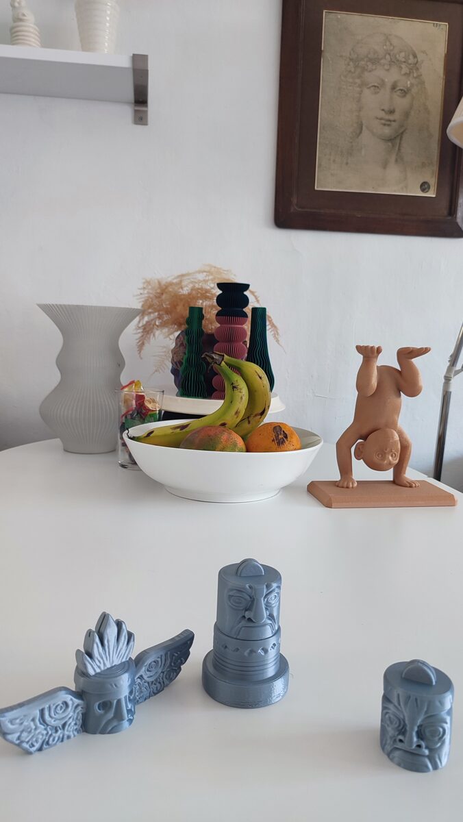 Totem Card & Photo Display