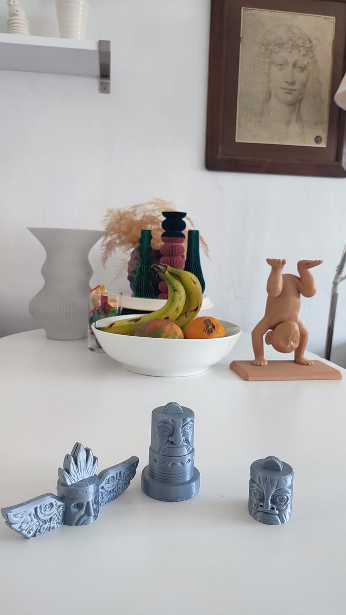 Totem Card & Photo Display