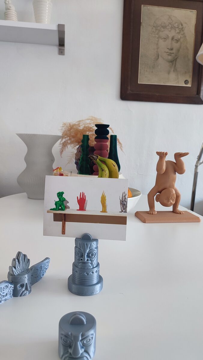 Totem Card & Photo Display