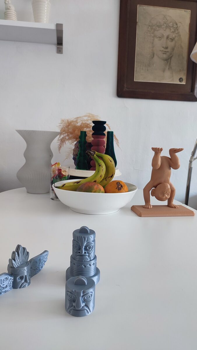 Totem Card & Photo Display