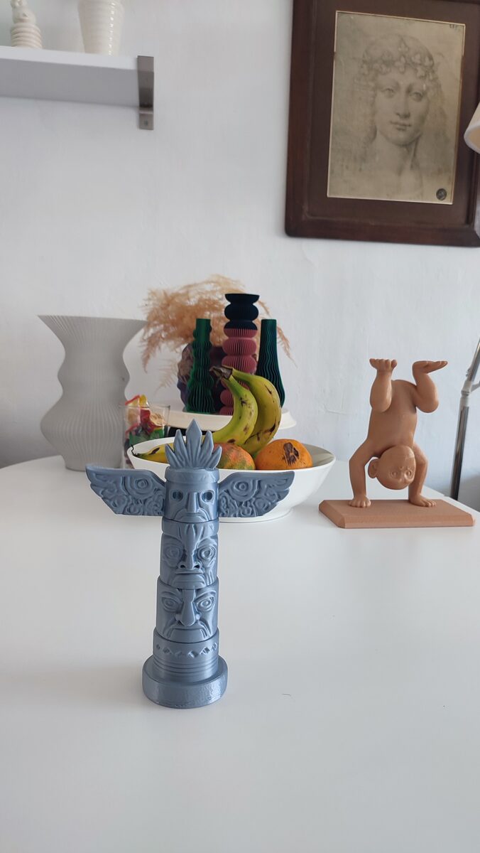 Totem Card & Photo Display