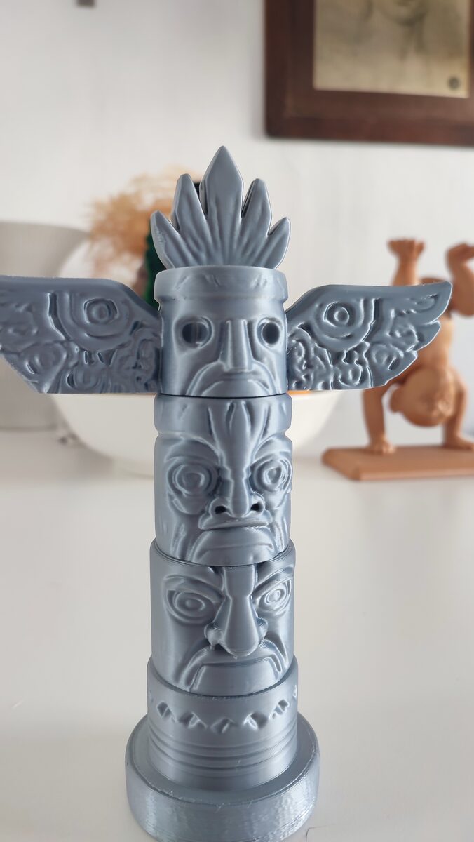 Totem Card & Photo Display