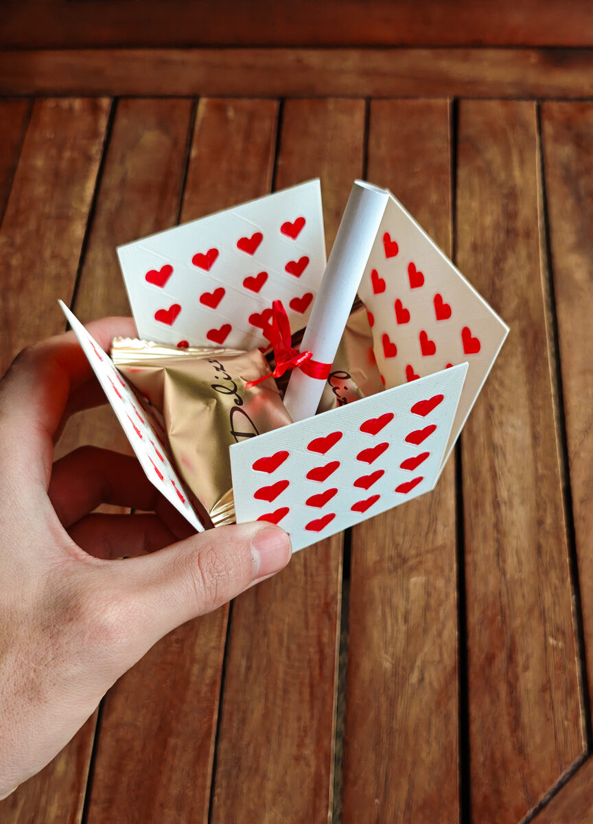Foldable Valentine Gift Box