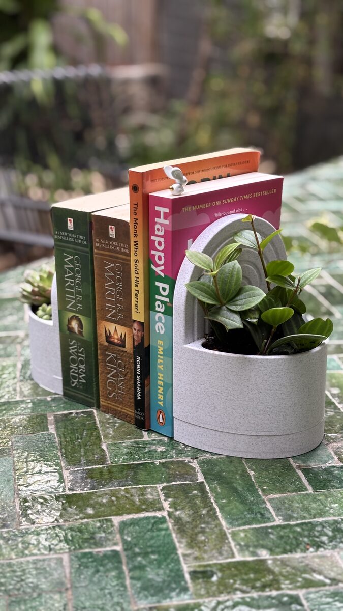 Bookend Planter With Water Reservoir - OzFDM