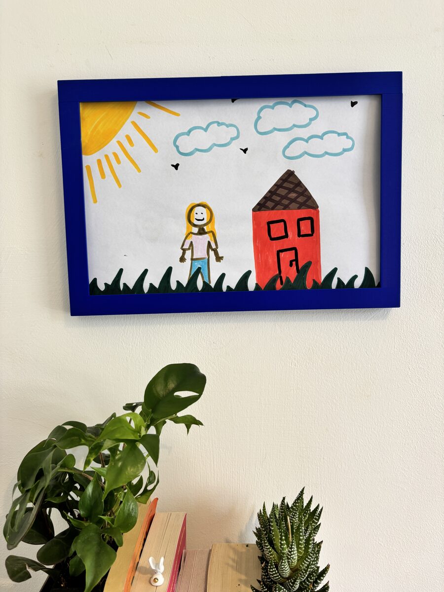A4 Wall Frame – Top-loading, Multi-page Holder