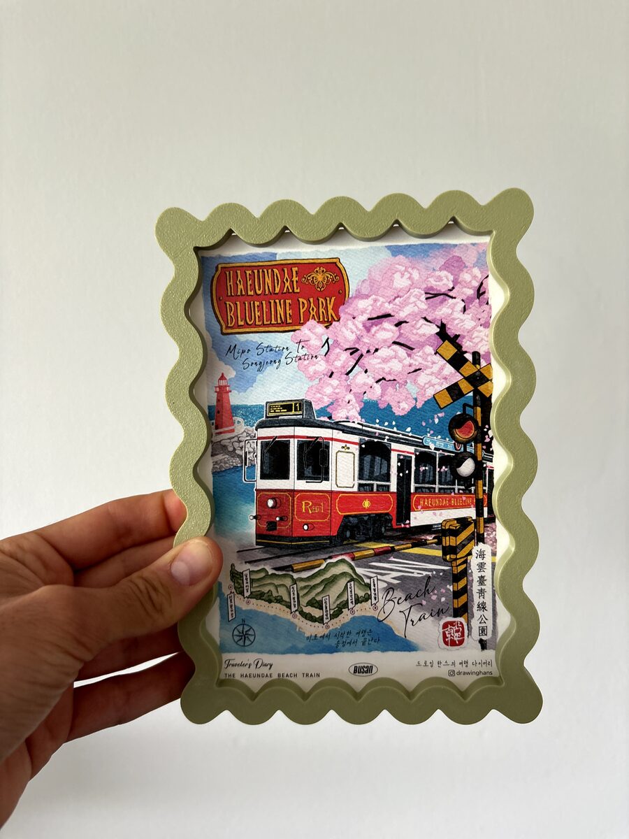 Snaplet | A Support-free Frame For A6 & 4x6” Postcards
