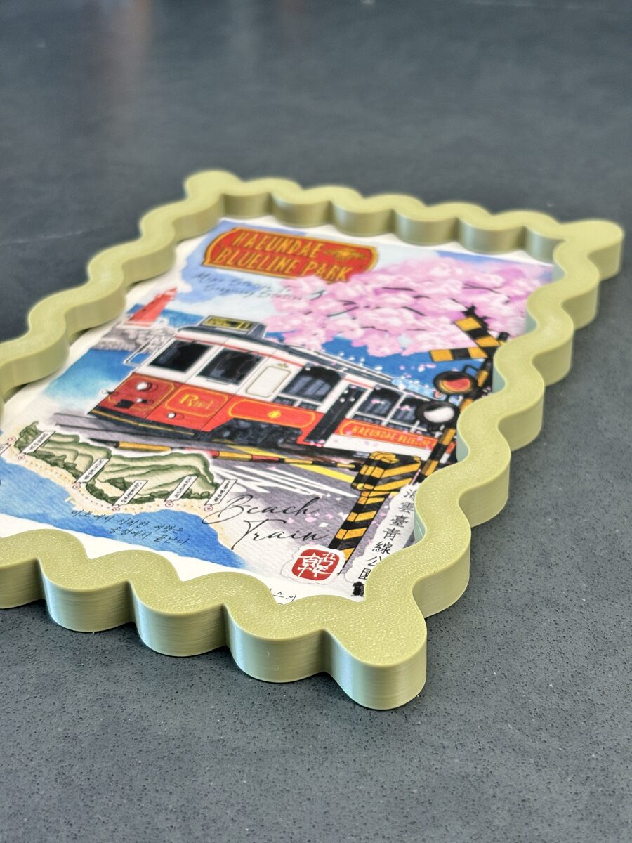 Snaplet | A Support-free Frame For A6 & 4x6” Postcards