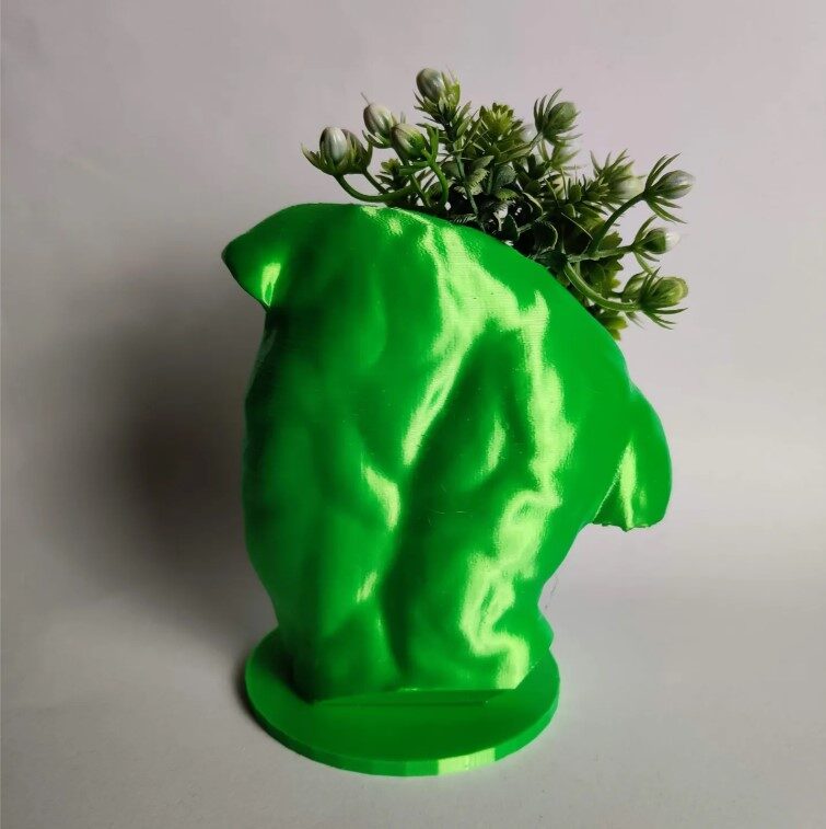 Gaddhi – Torso-inspired Vase