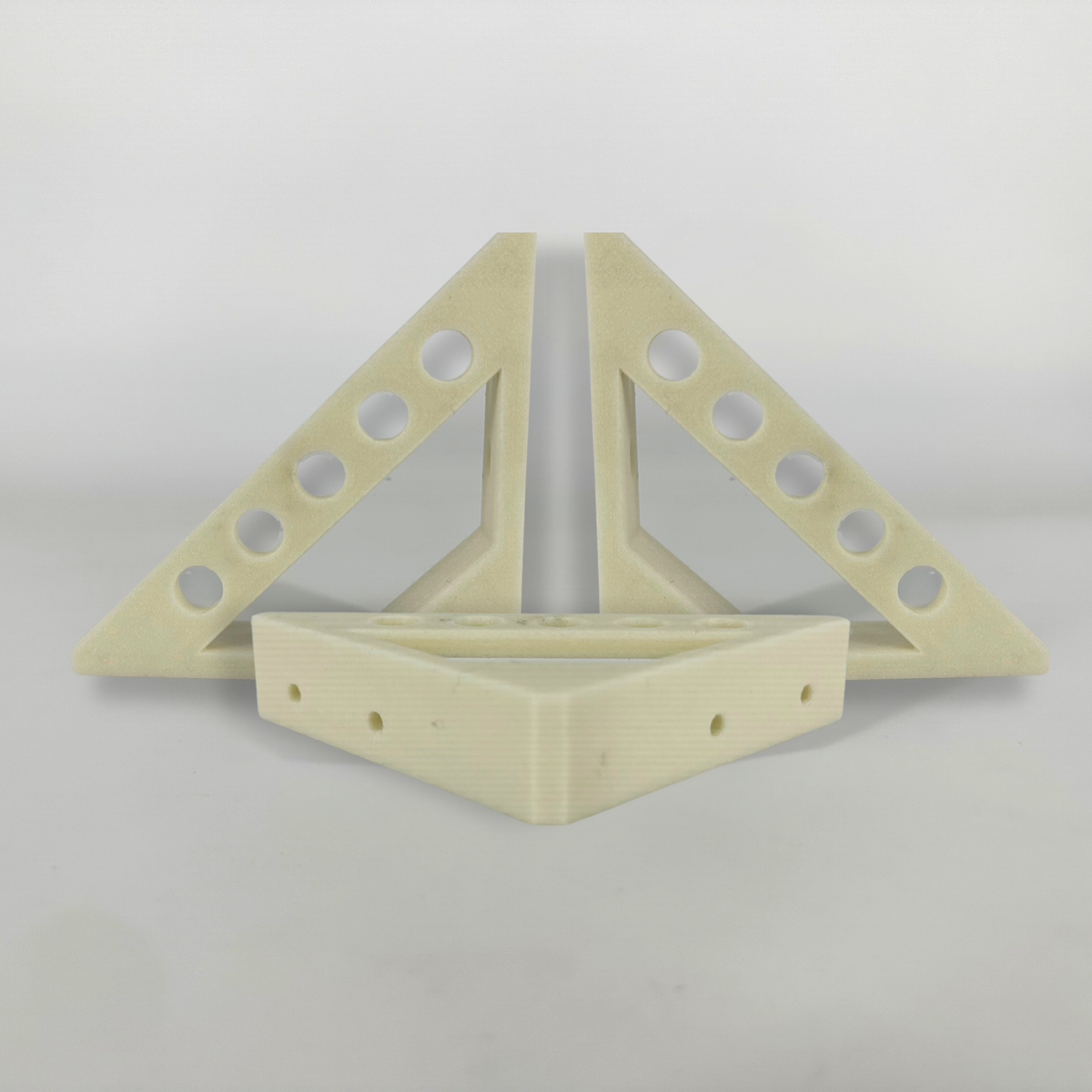 Functional bracket (design from MakerWorld), OzFDM ABS-GF Natural. Printed by Global3D