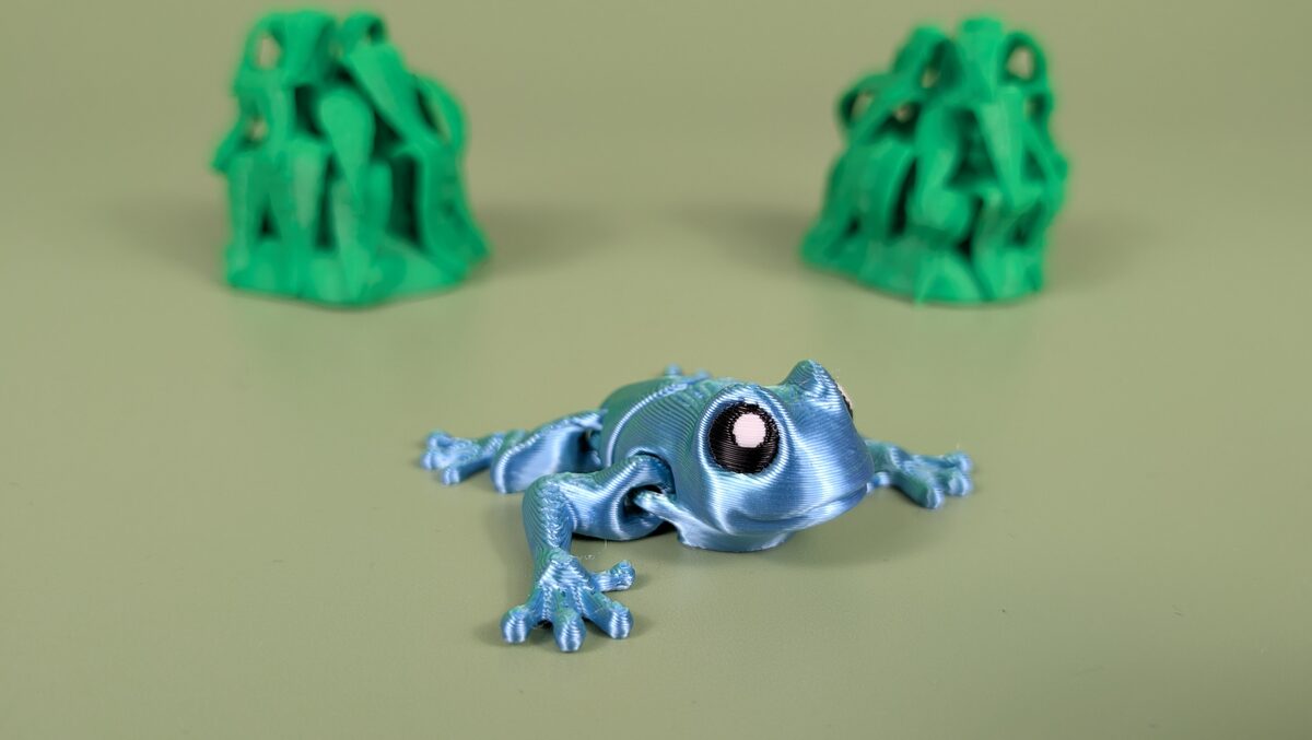 Poison Dart Frog - Articulated Keychain Figure