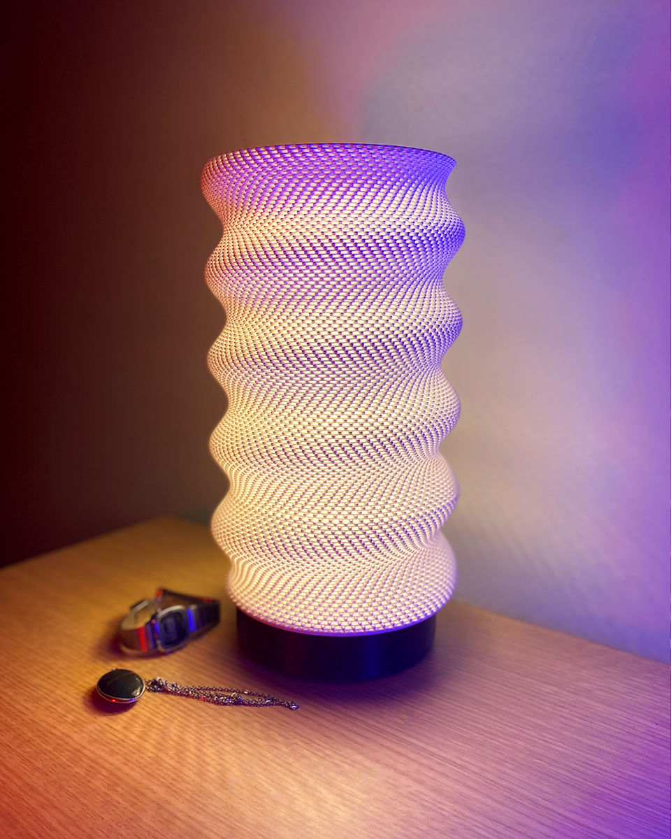 Springy Adaptive Lampshade