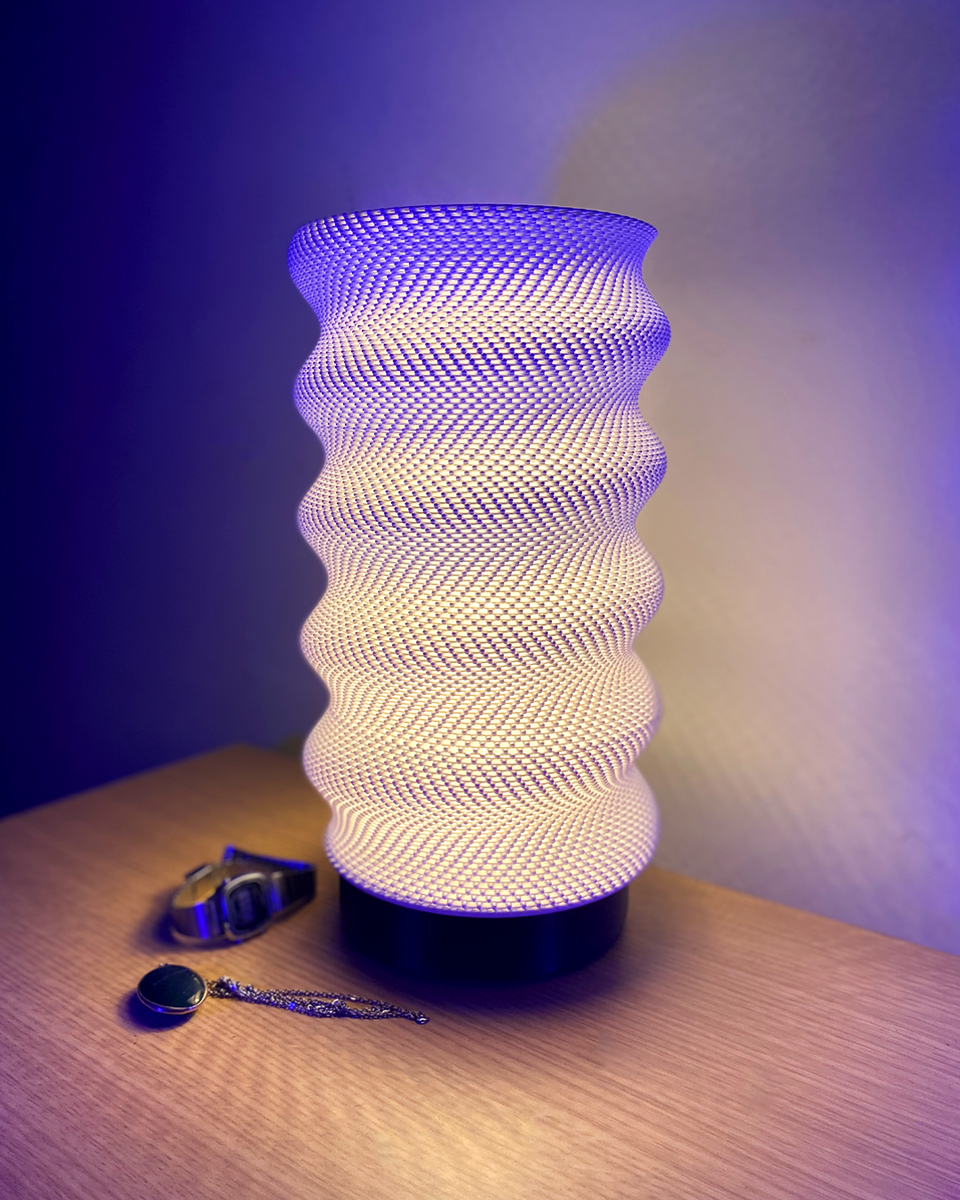 Springy Adaptive Lampshade