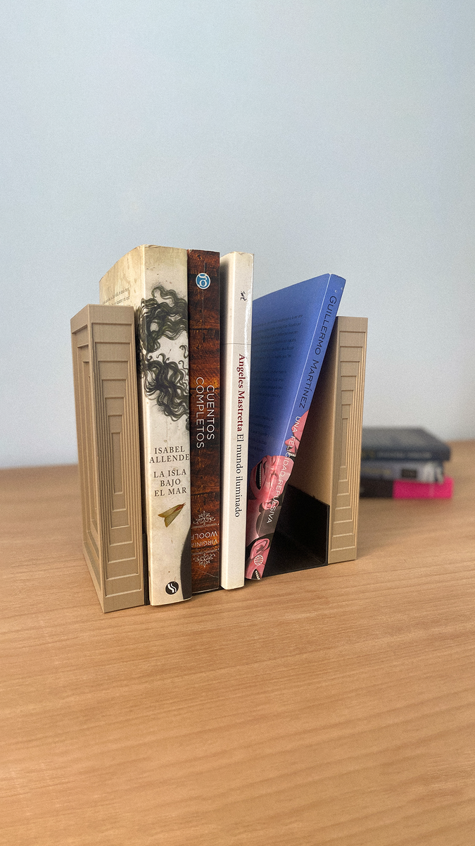 Strix Bookend