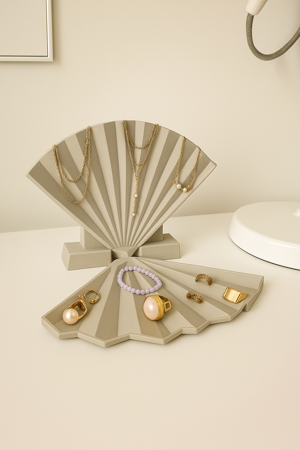 Fan Shell Jewellery Organiser Stand