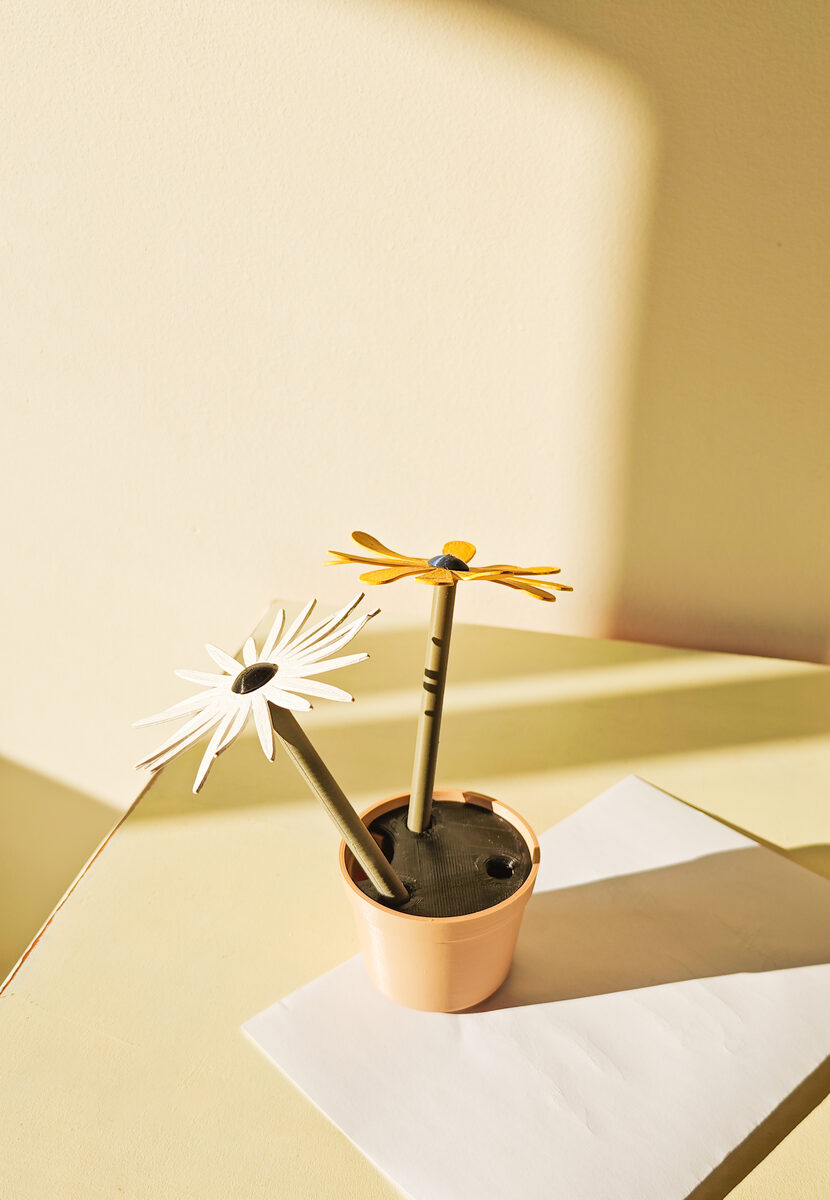 Flower Pot (Bloomable)
