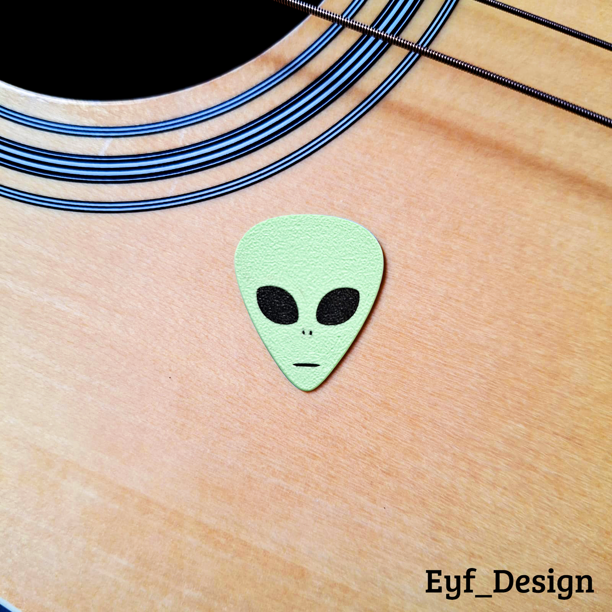 Guitar Pick - Alien