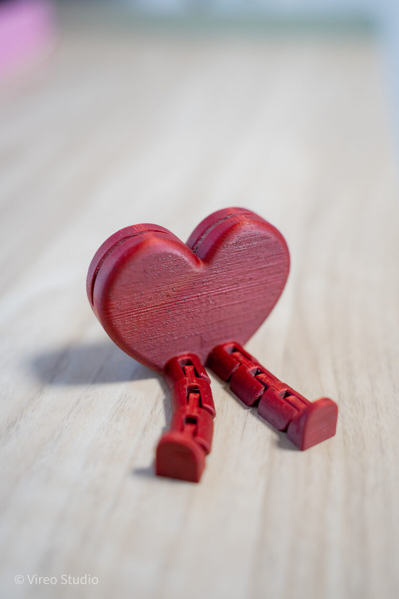 Flirty | Heart Photo & Card Display With Flexible Legs