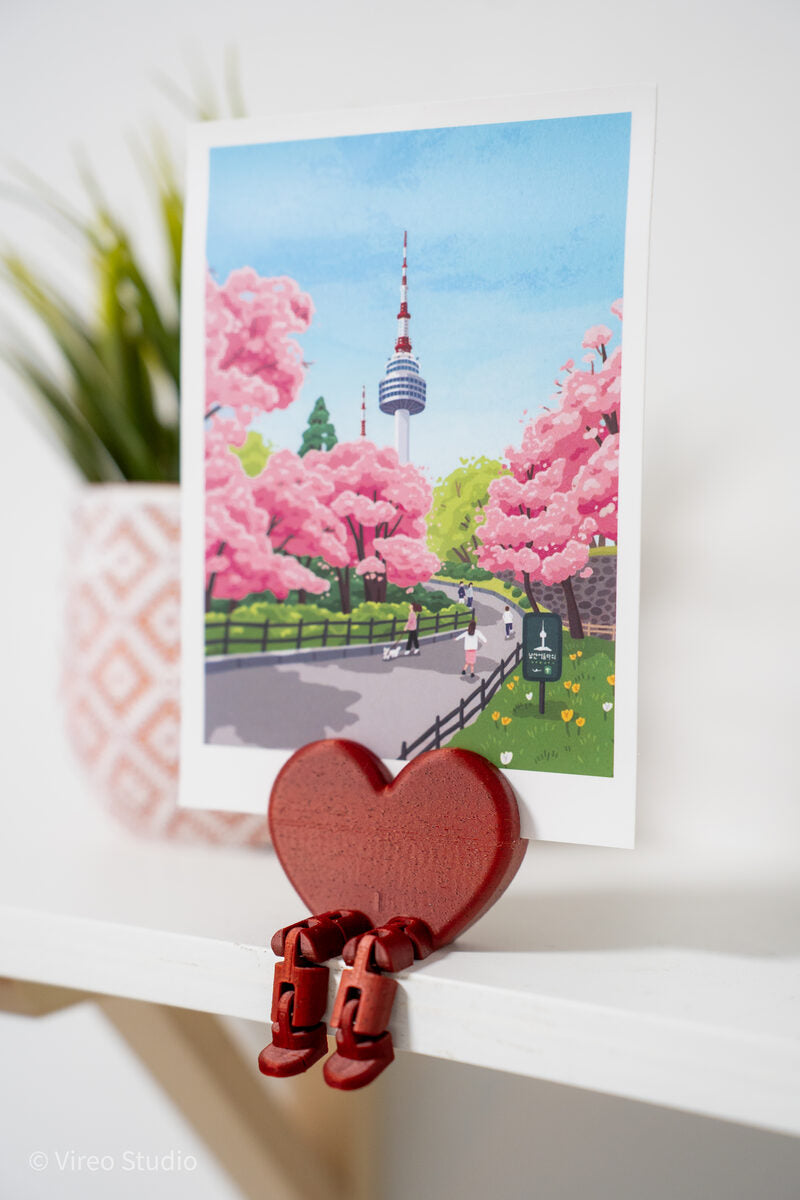 Flirty | Heart Photo & Card Display With Flexible Legs