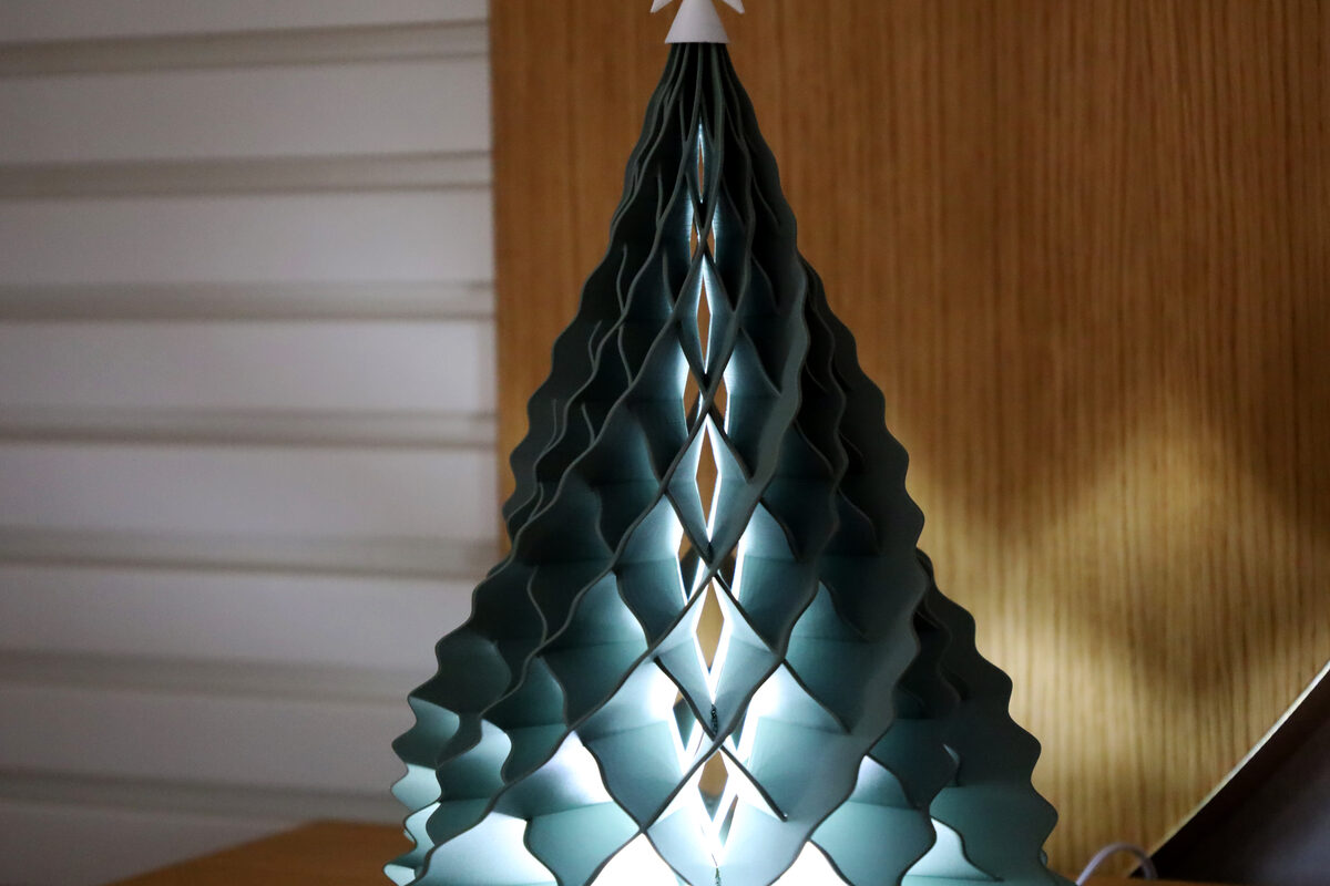 Iap Christmas Tree Lamp