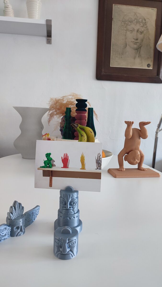 Totem Card & Photo Display