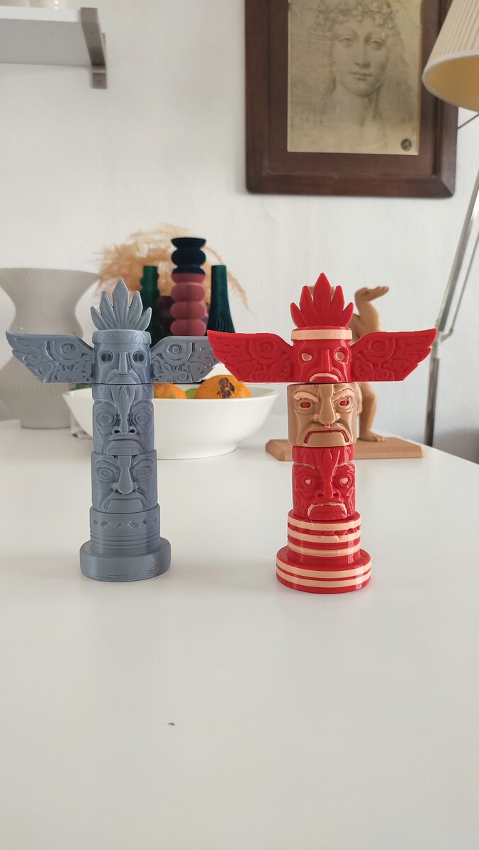 Totem Card & Photo Display
