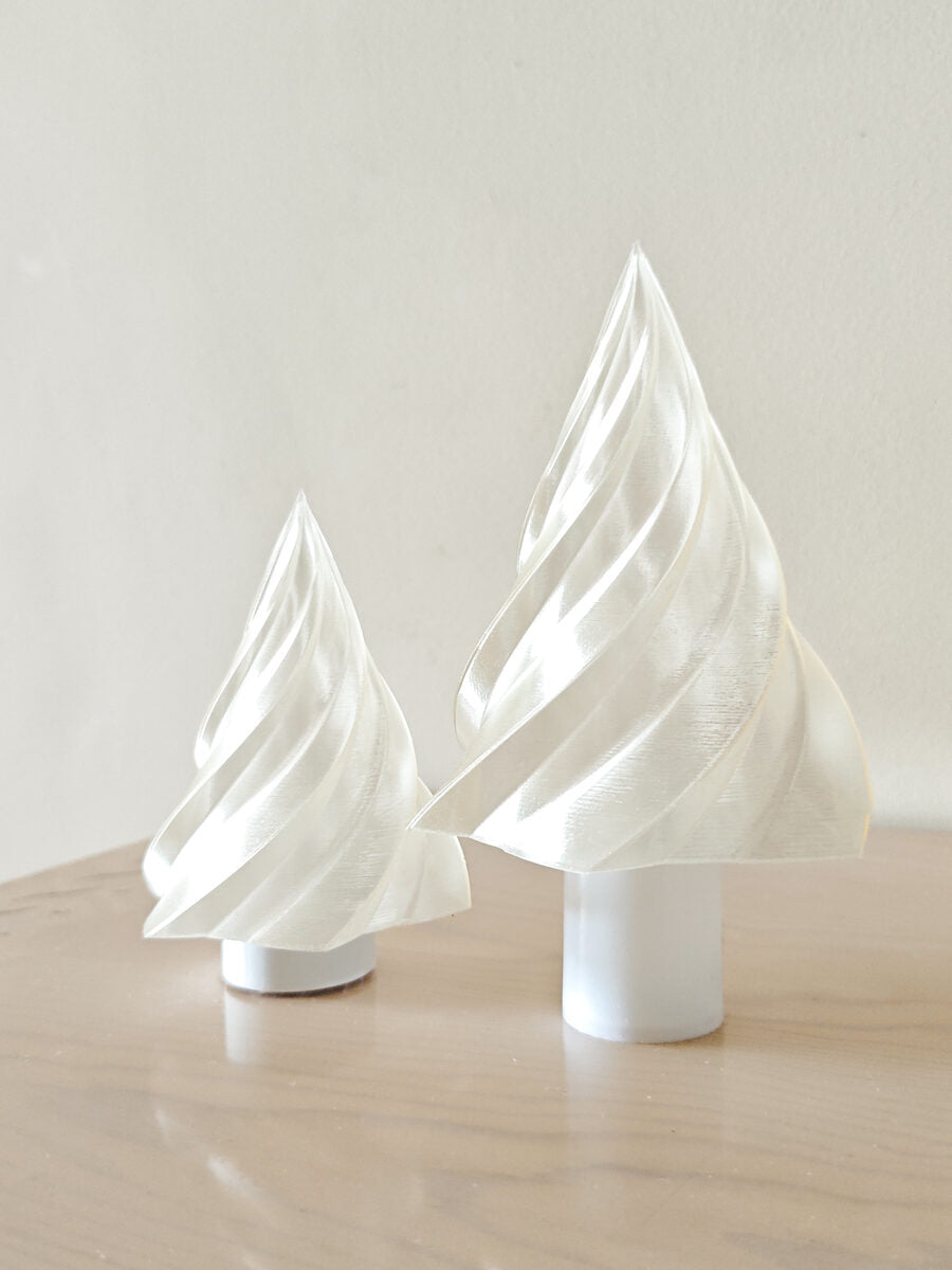 Kiki – Candlelit Christmas Tree