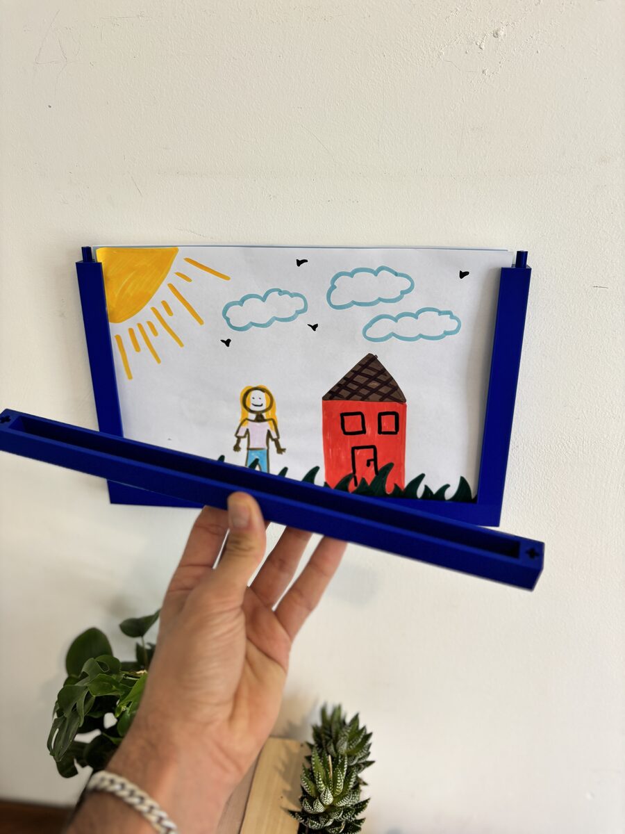 A4 Wall Frame – Top-loading, Multi-page Holder