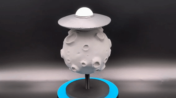 Parked on the Moon UFO Figure - No AMS