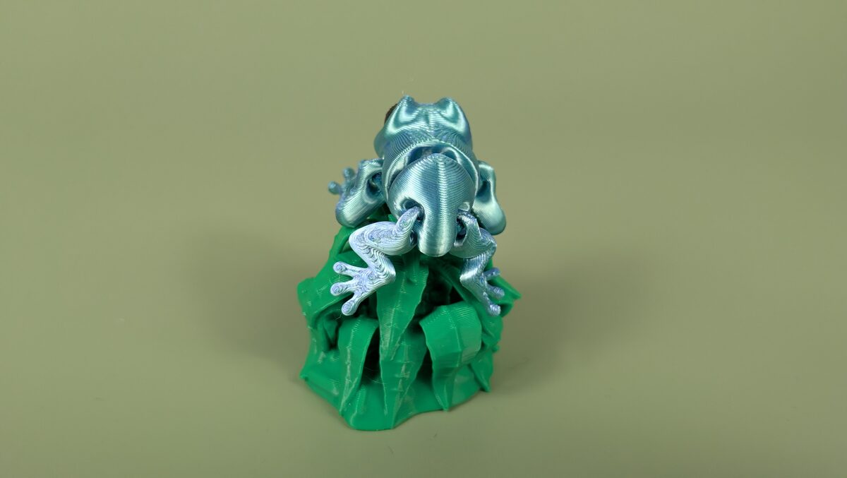 Poison Dart Frog - Articulated Keychain Figure
