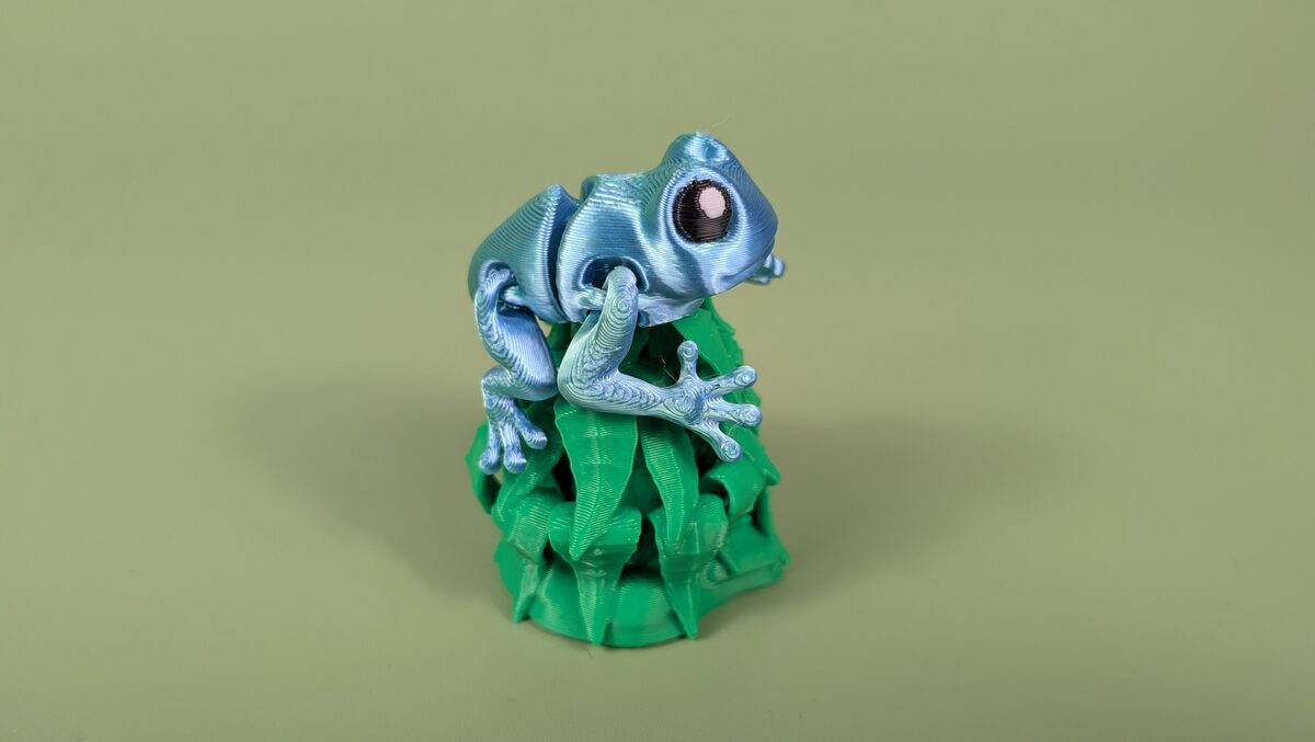 Poison Dart Frog - Articulated Keychain Figure