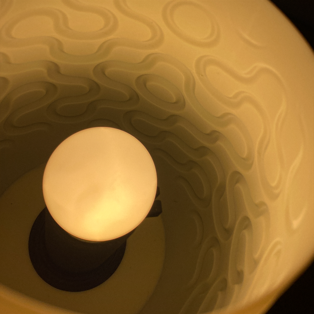 Seamless Table Lamp