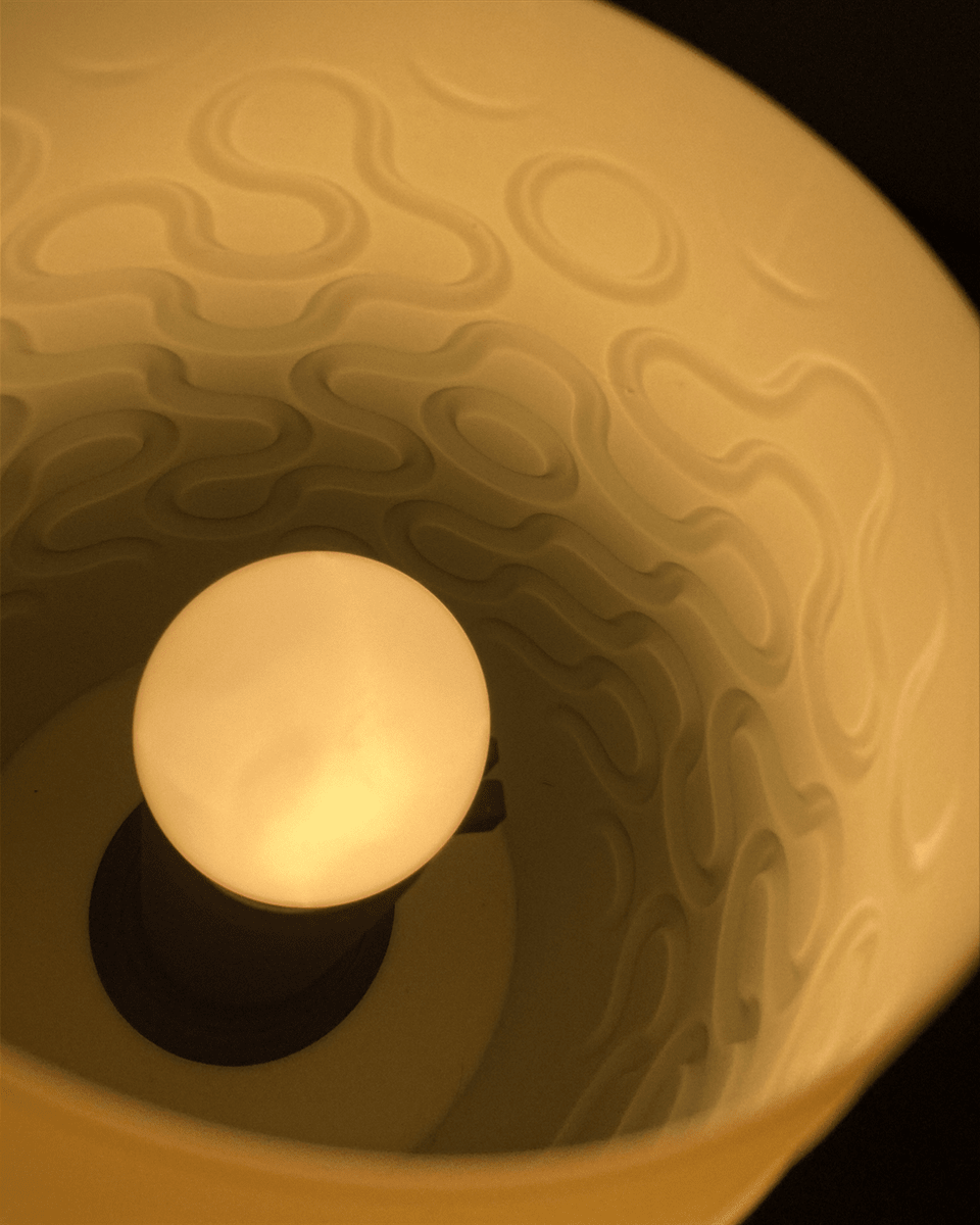 Seamless Table Lamp