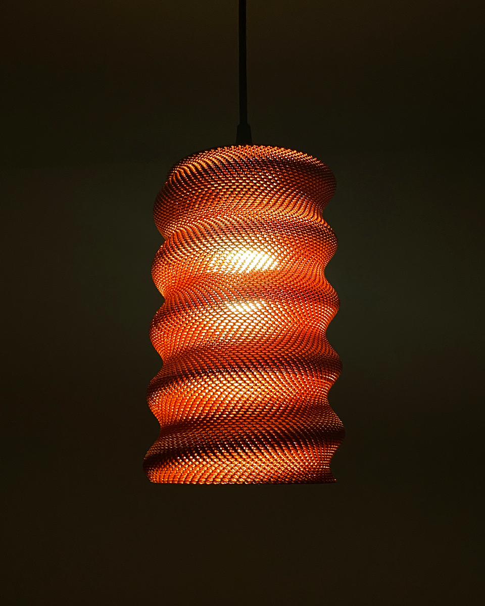 Springy Adaptive Lampshade